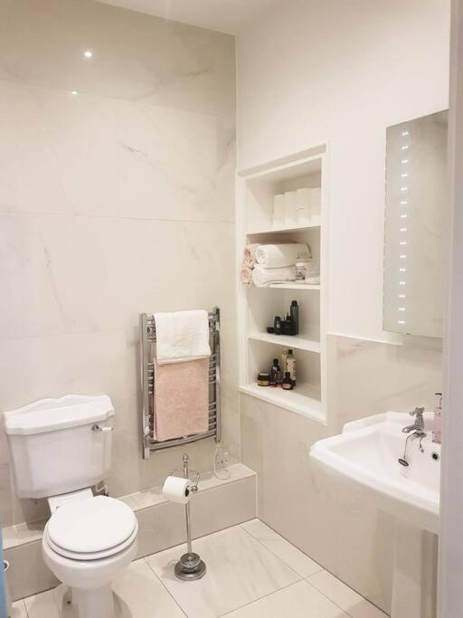Spacious Apartment In The Heart Of Camden Town London Exterior photo